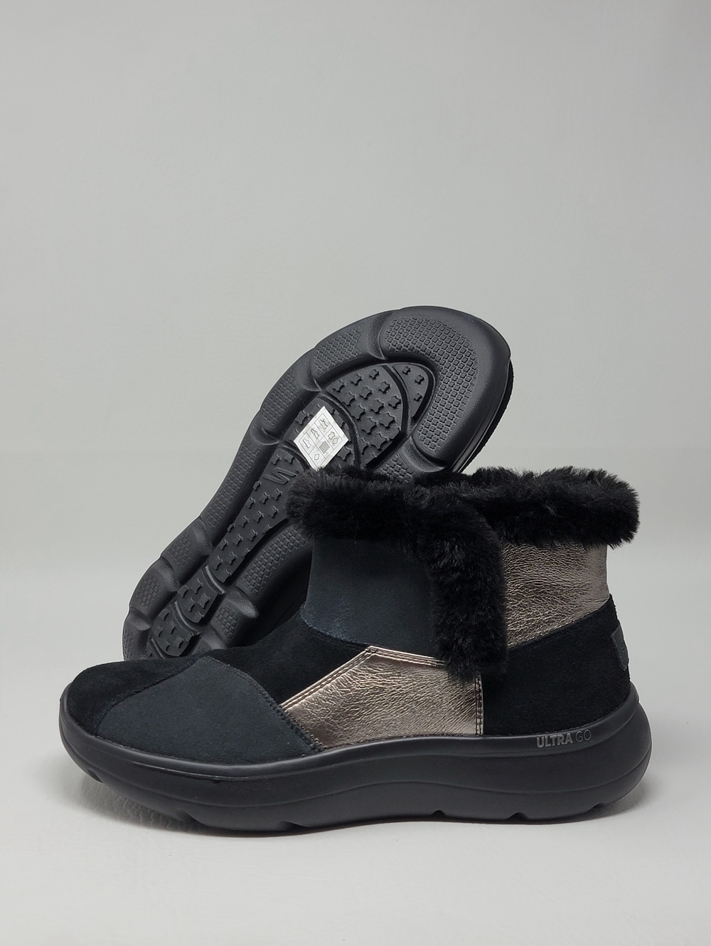 Skechers On The Go Encore Caitlin Women's  Size 8.5 Slip Ins Black Lined Boots